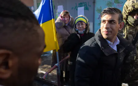 UK Prime Minister Sunak Visits Ukraine, Extending Aid and Reaffirming Western Support in the Face of Russian Tensions