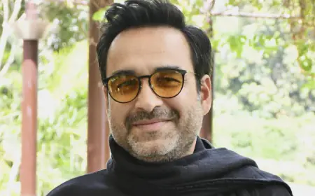 Pankaj Tripathi Tours Mumbai's Atal Setu With Students Ahead Of "Main Atal Hoon" Release