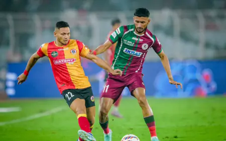 ISL Showdown: Thrilling 2-2 Draw in Mohun Bagan vs East Bengal Derby Grips Football Fans