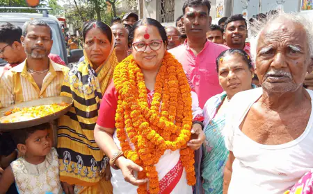 Nirbhoy Didi: Sreerupa Mitra Chaudhury The Only Woman Candidate From North Bengal, Gains Attention In Dakshin Malda