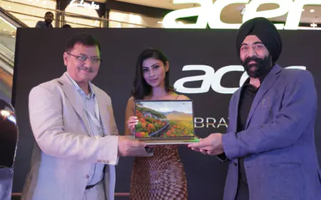 Mouni Roy Launched Acer's 200th Store At DLF Mall Of India Noida